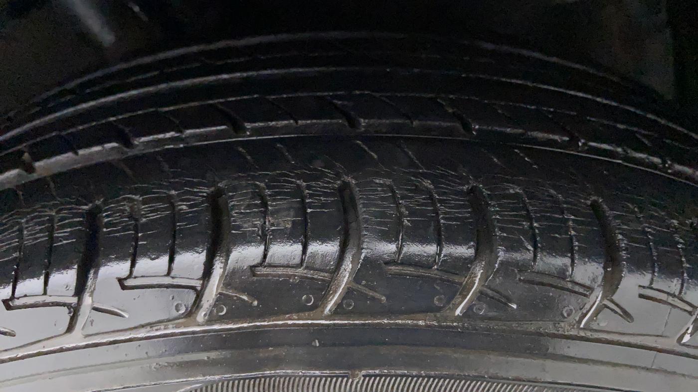 2018 Maruti Baleno DELTA PETROL 1.2, Petrol, Manual, 19,693 km, Left Front Tyre Tread