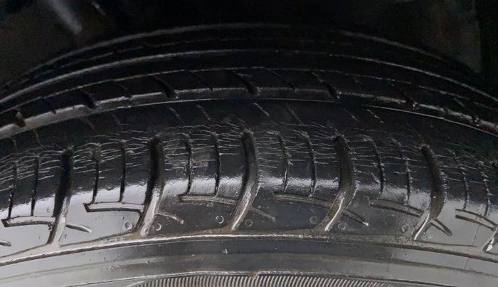 2018 Maruti Baleno DELTA PETROL 1.2, Petrol, Manual, 19,693 km, Left Front Tyre Tread