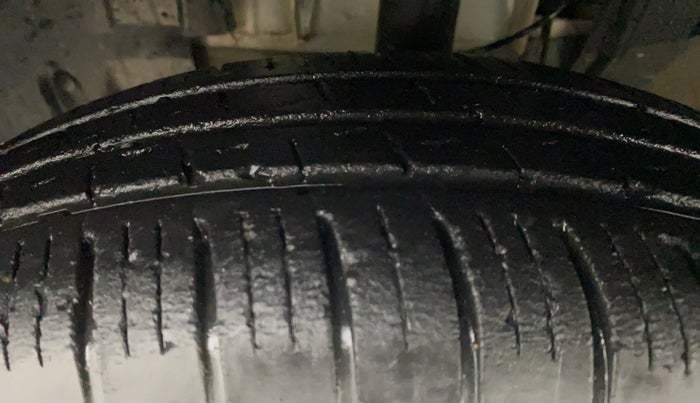 2021 Renault TRIBER RXT, Petrol, Manual, 22,099 km, Left Front Tyre Tread