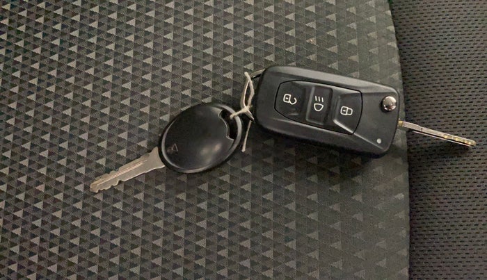 2017 Tata Tiago XZ PETROL, Petrol, Manual, 49,870 km, Key Close Up