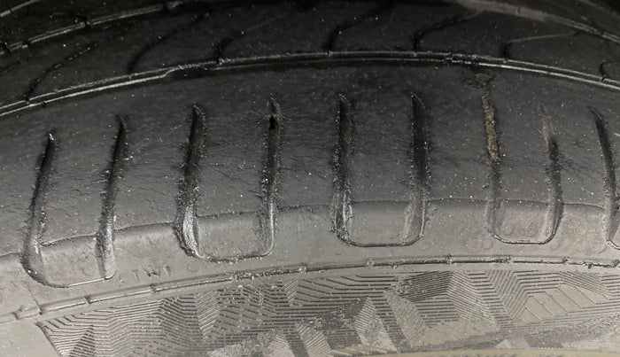 2018 Volkswagen Ameo HIGHLINE PLUS 1.5L AT 16 ALLOY, Diesel, Automatic, 86,059 km, Left Rear Tyre Tread