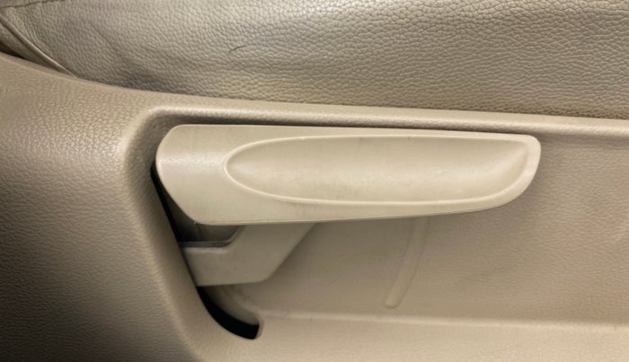 2018 Volkswagen Ameo HIGHLINE PLUS 1.5L AT 16 ALLOY, Diesel, Automatic, 86,059 km, Driver Side Adjustment Panel