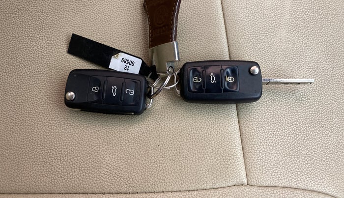 2018 Volkswagen Ameo HIGHLINE PLUS 1.5L AT 16 ALLOY, Diesel, Automatic, 86,059 km, Key Close Up