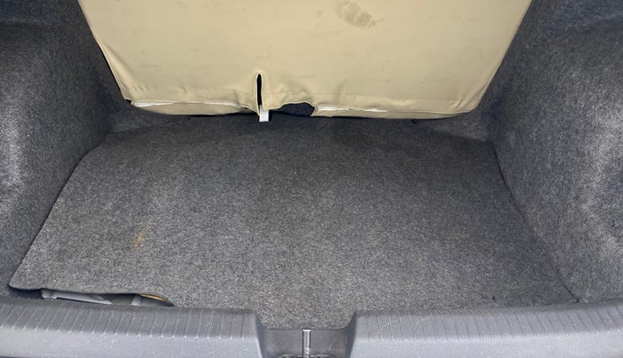 2018 Volkswagen Ameo HIGHLINE PLUS 1.5L AT 16 ALLOY, Diesel, Automatic, 86,059 km, Boot Inside