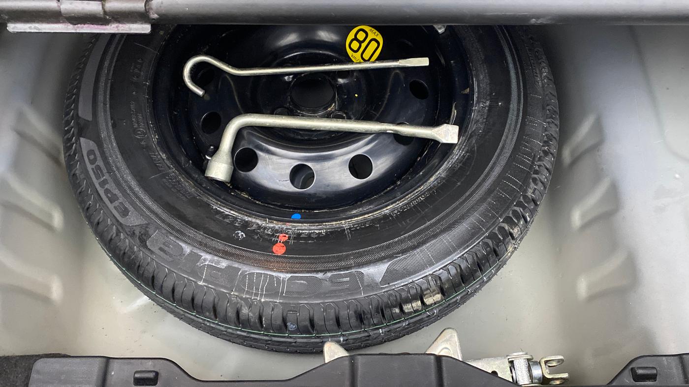 2022 Maruti Dzire ZXI CNG, CNG, Manual, 24,022 km, Spare Tyre