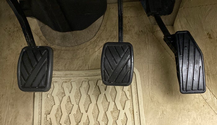 2022 Maruti Dzire ZXI CNG, CNG, Manual, 24,022 km, Pedals
