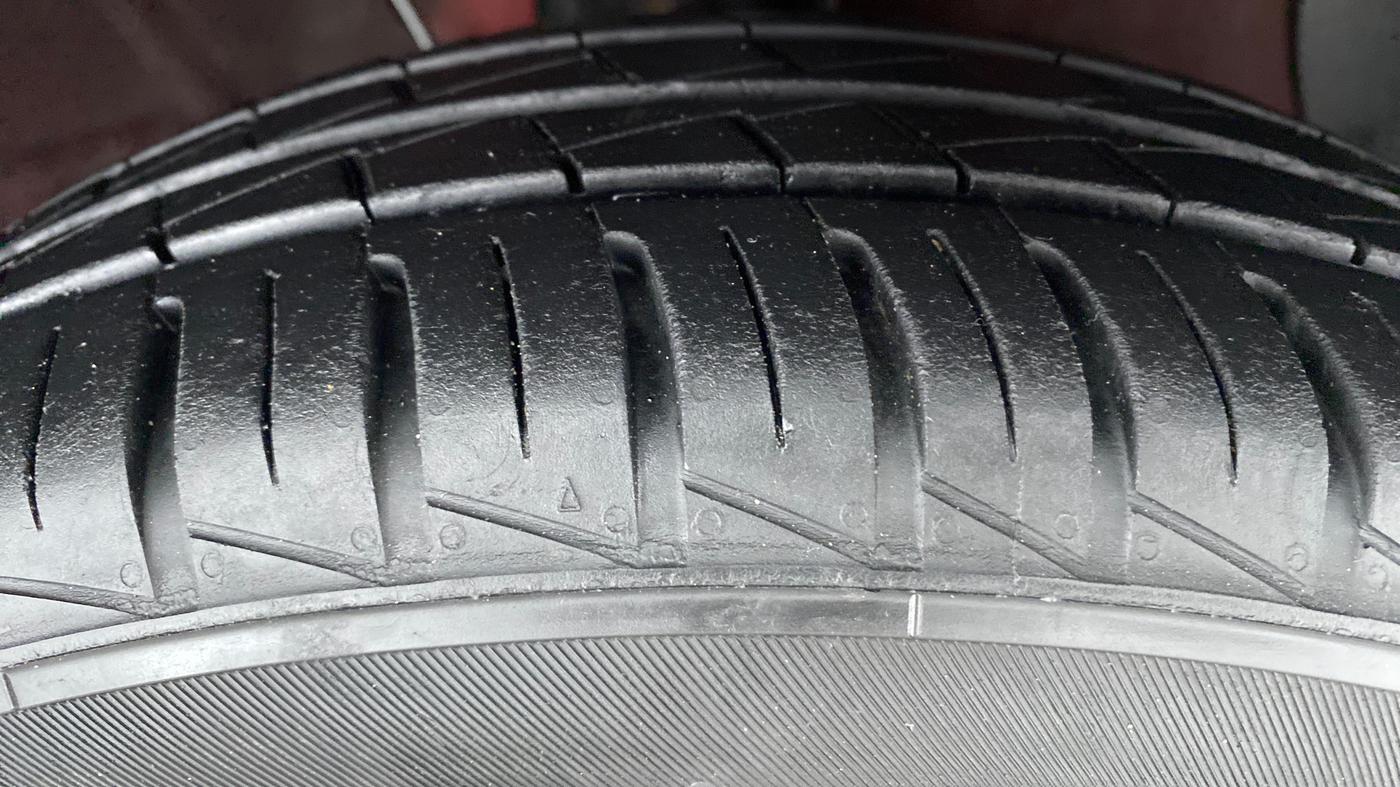 2020 Hyundai GRAND I10 NIOS SPORTZ PETROL, Petrol, Manual, 23,870 km, Right Front Tyre Tread