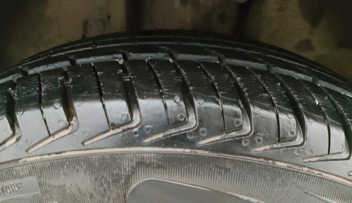 2018 Renault Kwid RXT 1.0 AMT, Petrol, Automatic, 34,519 km, Left Front Tyre Tread