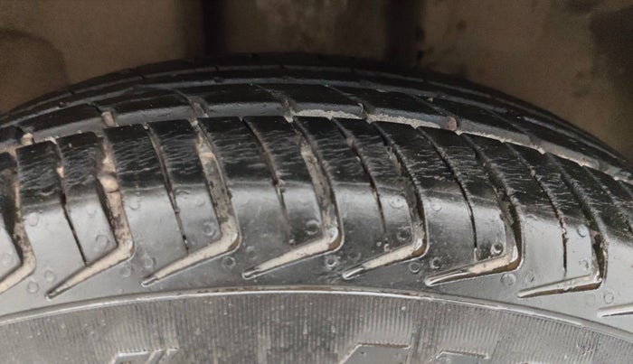 2018 Renault Kwid RXT 1.0 AMT, Petrol, Automatic, 34,519 km, Right Front Tyre Tread