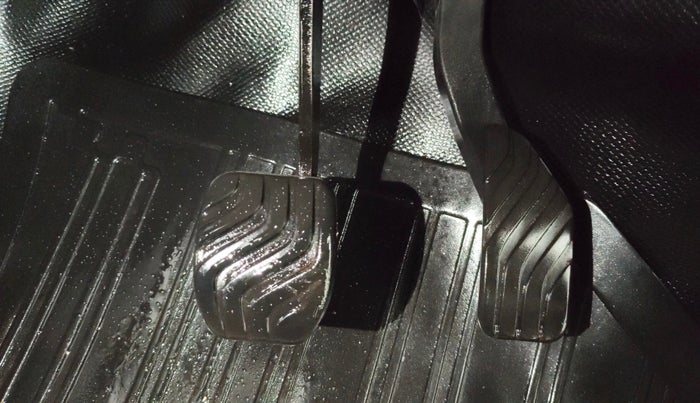 2018 Renault Kwid RXT 1.0 AMT, Petrol, Automatic, 34,519 km, Pedals