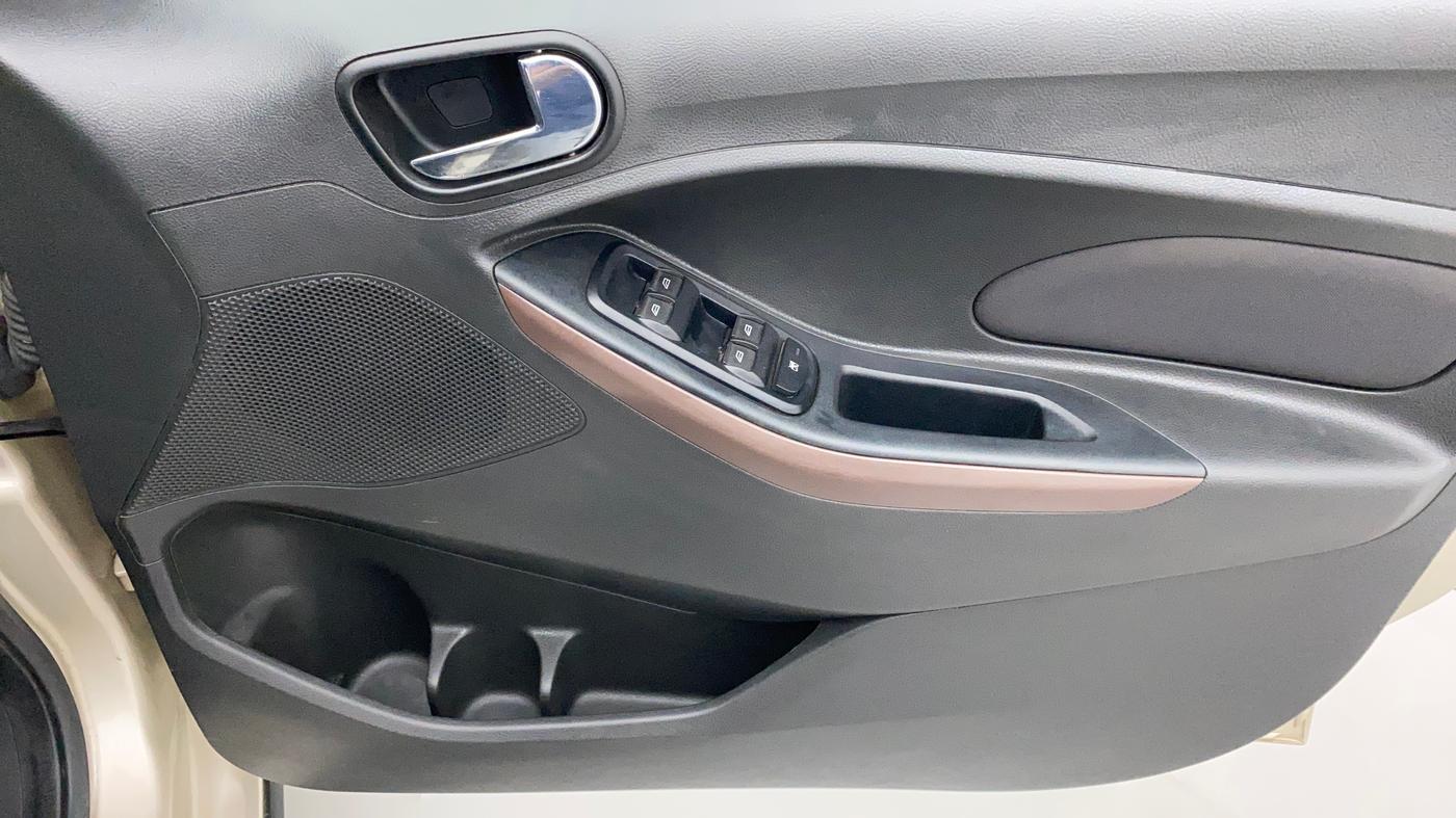 2019 Ford FREESTYLE TITANIUM 1.2 PETROL, Petrol, Manual, 29,760 km, Driver Side Door Panels Control