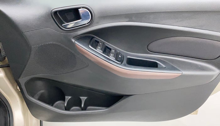 2019 Ford FREESTYLE TITANIUM 1.2 PETROL, Petrol, Manual, 29,760 km, Driver Side Door Panels Control