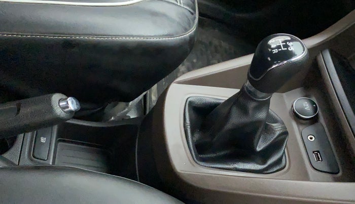 2019 Ford FREESTYLE TITANIUM 1.2 PETROL, Petrol, Manual, 29,760 km, Gear Lever