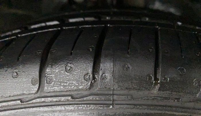 2019 Ford FREESTYLE TITANIUM 1.2 PETROL, Petrol, Manual, 29,760 km, Right Front Tyre Tread
