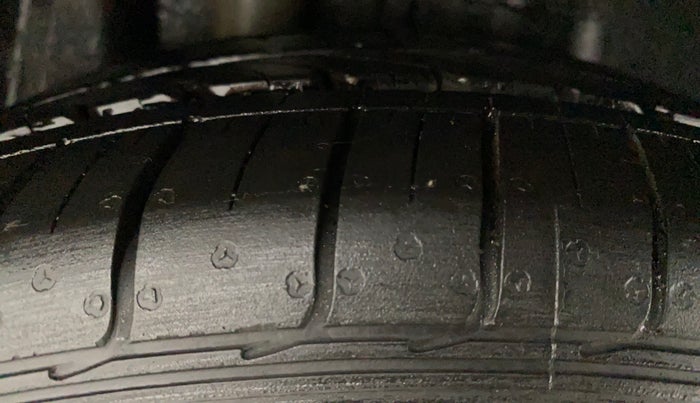 2019 Ford FREESTYLE TITANIUM 1.2 PETROL, Petrol, Manual, 29,760 km, Right Rear Tyre Tread