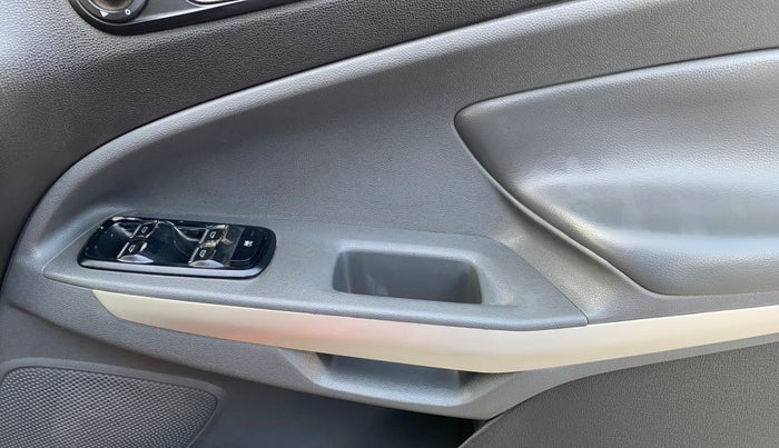 2017 Ford Ecosport TITANIUM 1.5L DIESEL, Diesel, Manual, 96,983 km, Driver Side Door Panels Control