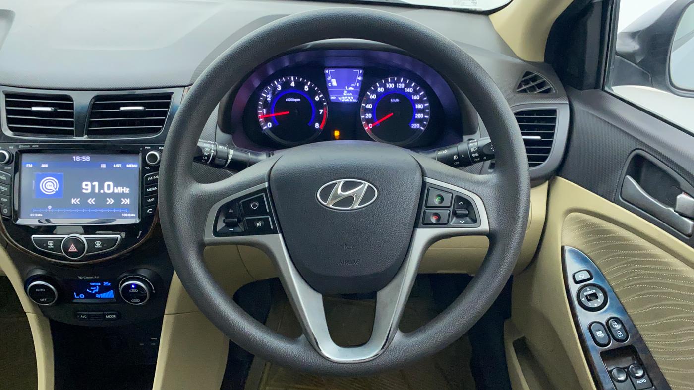 2017 Hyundai Verna FLUIDIC 1.6 SX VTVT, Petrol, Manual, 43,152 km, Steering Wheel Close Up