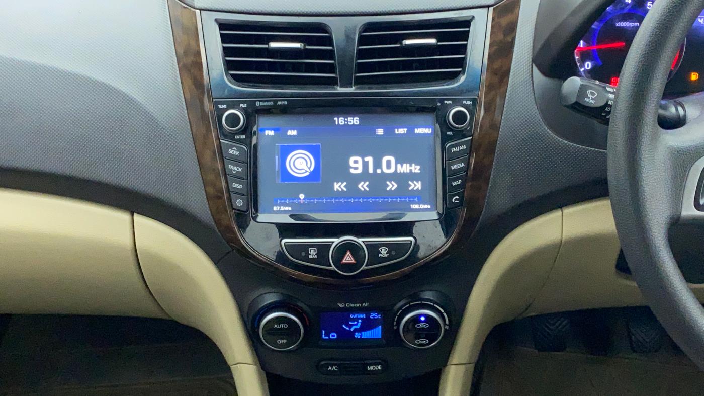 2017 Hyundai Verna FLUIDIC 1.6 SX VTVT, Petrol, Manual, 43,152 km, Air Conditioner