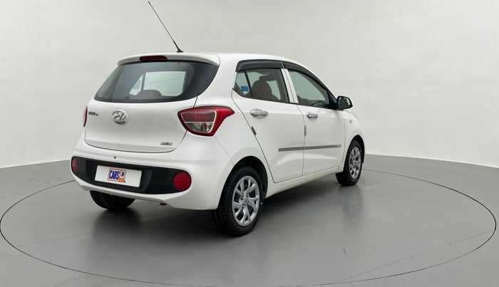 2017 Hyundai Grand i10 MAGNA 1.2 KAPPA VTVT, Petrol, Manual, 42,874 km, Right Back Diagonal