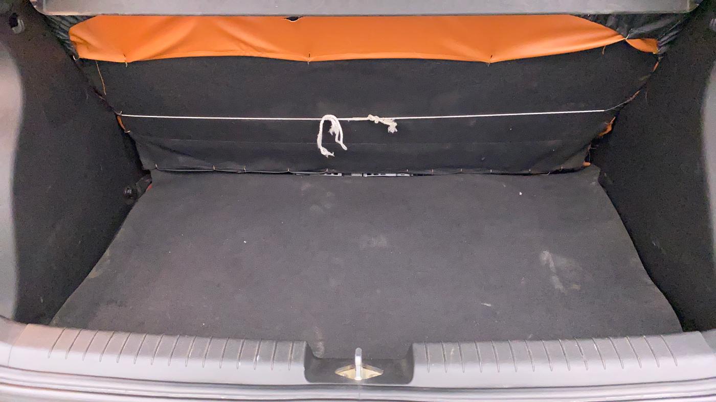 2014 Hyundai Elite i20 SPORTZ 1.4, Diesel, Manual, 82,162 km, Boot Inside