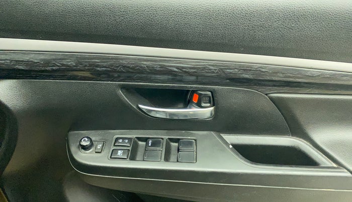 2021 Maruti XL6 ALPHA AT, Petrol, Automatic, 55,022 km, Driver Side Door Panels Control