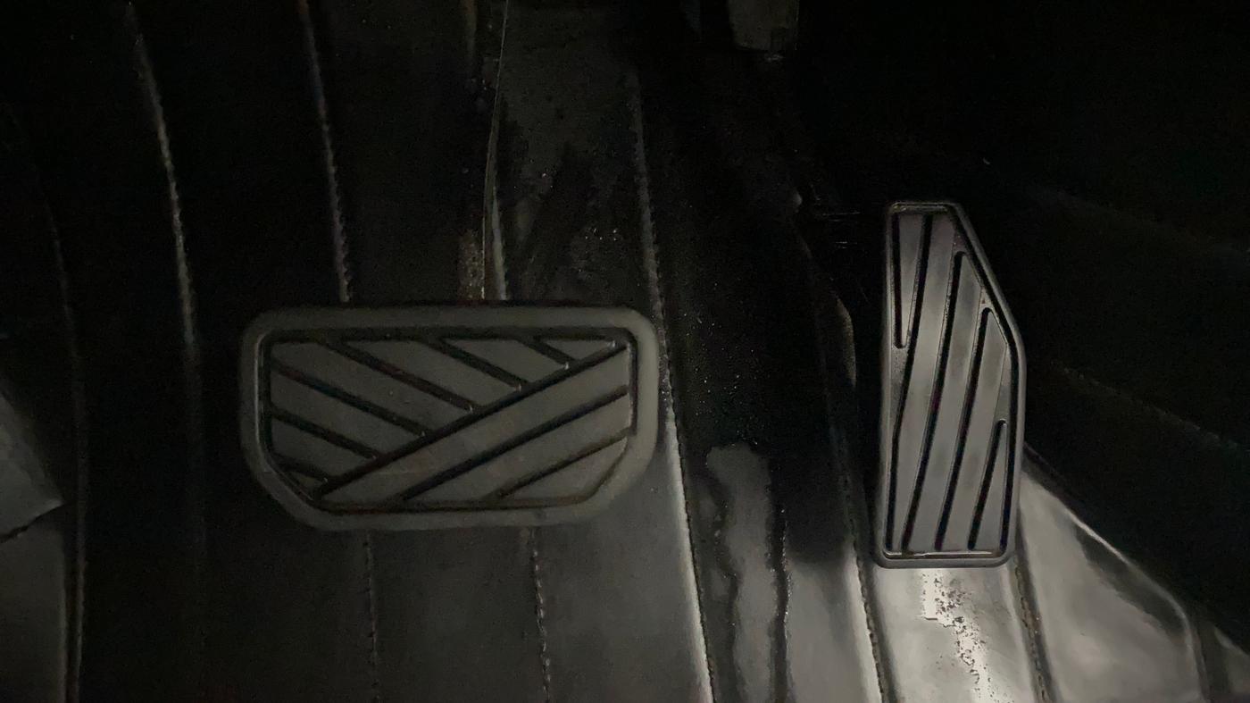 2021 Maruti XL6 ALPHA AT, Petrol, Automatic, 55,022 km, Pedals