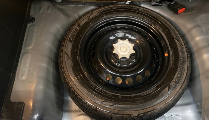 2016 Hyundai Grand i10 ASTA (O) 1.2 KAPPA VTVT, Petrol, Manual, 33,518 km, Spare Tyre