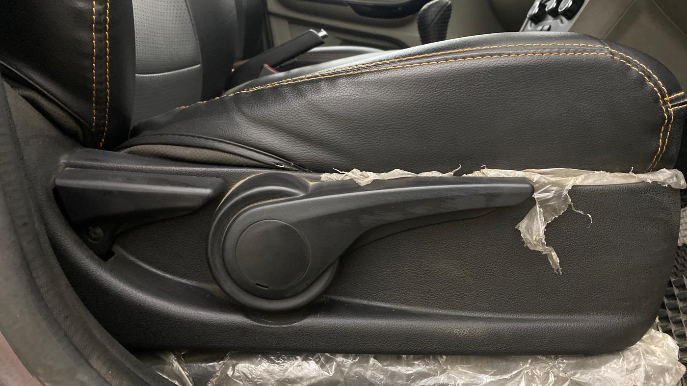 2017 Tata Tiago XZ PETROL, Petrol, Manual, 60,691 km, Driver Side Adjustment Panel