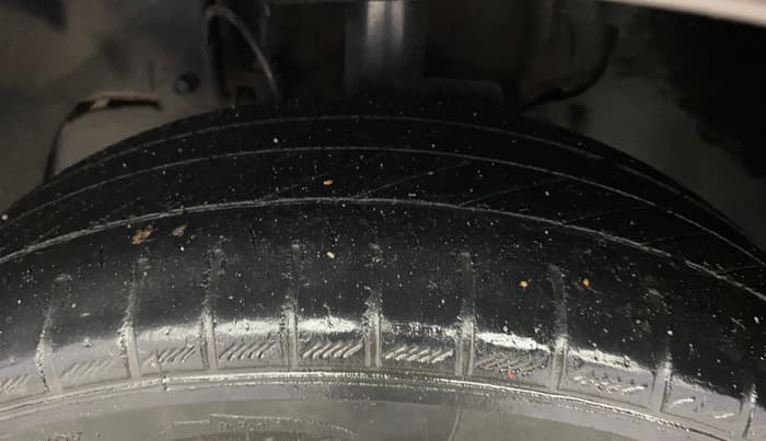 2018 Tata Tiago XZ PETROL, Petrol, Manual, 39,749 km, Left Front Tyre Tread