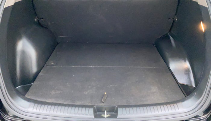 2018 Hyundai Creta 1.4 E PLUS CRDI, Diesel, Manual, 32,674 km, Boot Inside