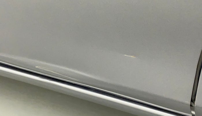 2017 Maruti Ciaz SIGMA 1.4 VVT, Petrol, Manual, 69,680 km, Front passenger door - Slightly dented