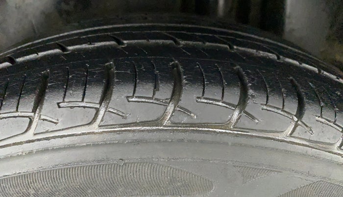 2017 Maruti Ciaz SIGMA 1.4 VVT, Petrol, Manual, 69,680 km, Left Rear Tyre Tread