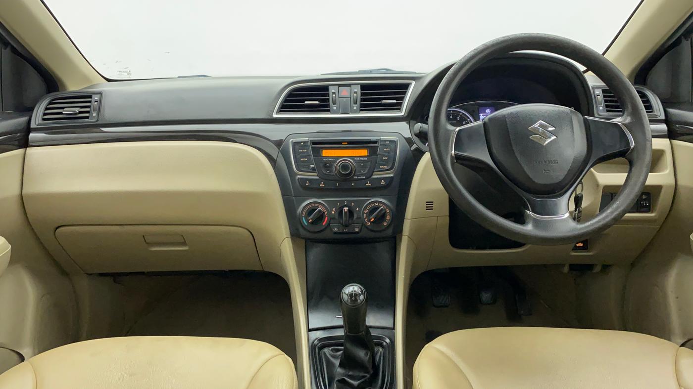 2017 Maruti Ciaz SIGMA 1.4 VVT, Petrol, Manual, 69,680 km, Dashboard
