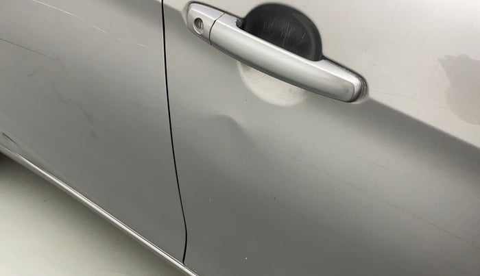 2017 Maruti Ciaz SIGMA 1.4 VVT, Petrol, Manual, 69,680 km, Driver-side door - Slightly dented