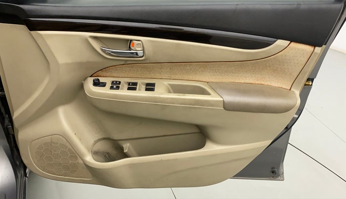2017 Maruti Ciaz SIGMA 1.4 VVT, Petrol, Manual, 69,680 km, Driver Side Door Panels Control