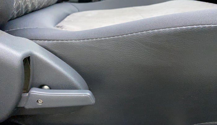 2016 Maruti Alto 800 VXI, Petrol, Manual, 23,751 km, Driver Side Adjustment Panel