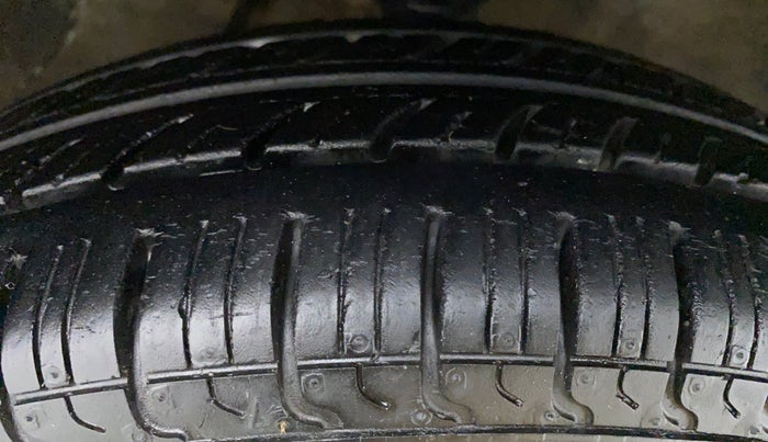 2016 Maruti Alto 800 VXI, Petrol, Manual, 23,751 km, Left Front Tyre Tread