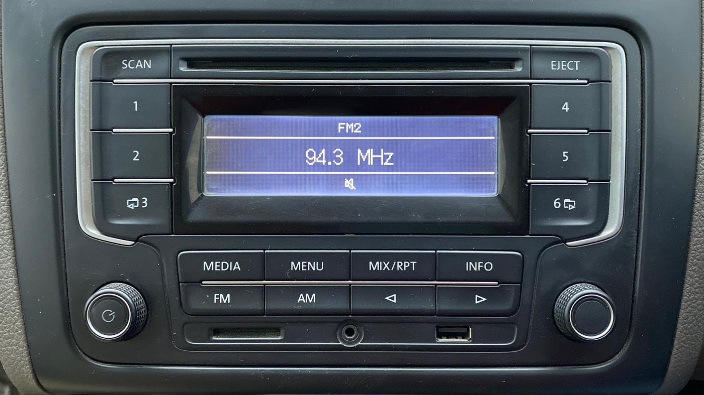 2014 Volkswagen Vento COMFORTLINE PETROL, Petrol, Manual, 77,401 km, Infotainment System