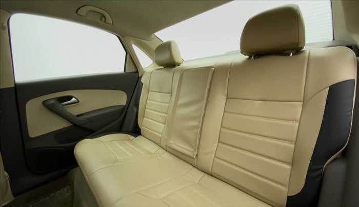 2014 Volkswagen Vento COMFORTLINE PETROL, Petrol, Manual, 77,401 km, Right Side Door Cabin View