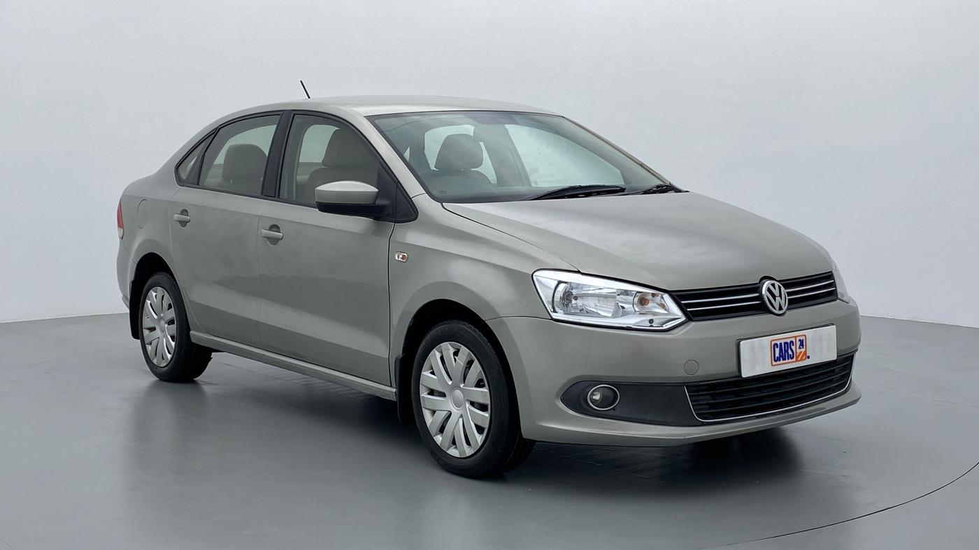 2014 Volkswagen Vento COMFORTLINE PETROL, Petrol, Manual, 77,401 km, Right Front Diagonal (45- Degree) View