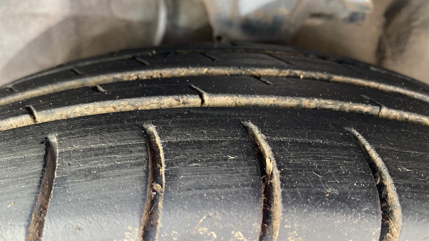 2013 Hyundai i10 MAGNA 1.1, Petrol, Manual, 60,698 km, Left Front Tyre Tread