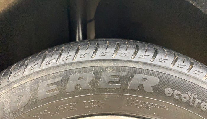 2017 Ford Ecosport TITANIUM 1.5L DIESEL, Diesel, Manual, 1,42,954 km, Right Rear Tyre Tread