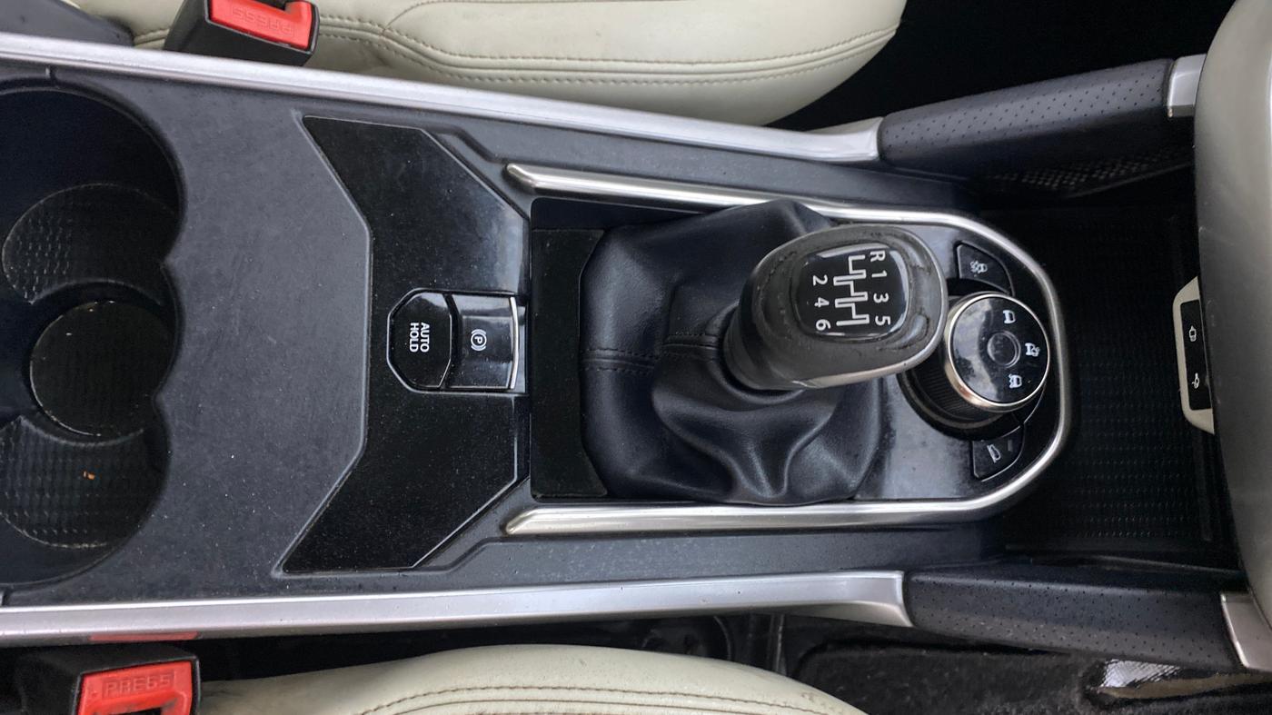 2021 Tata Safari XZ PLUS, Diesel, Manual, 67,578 km, Gear Lever