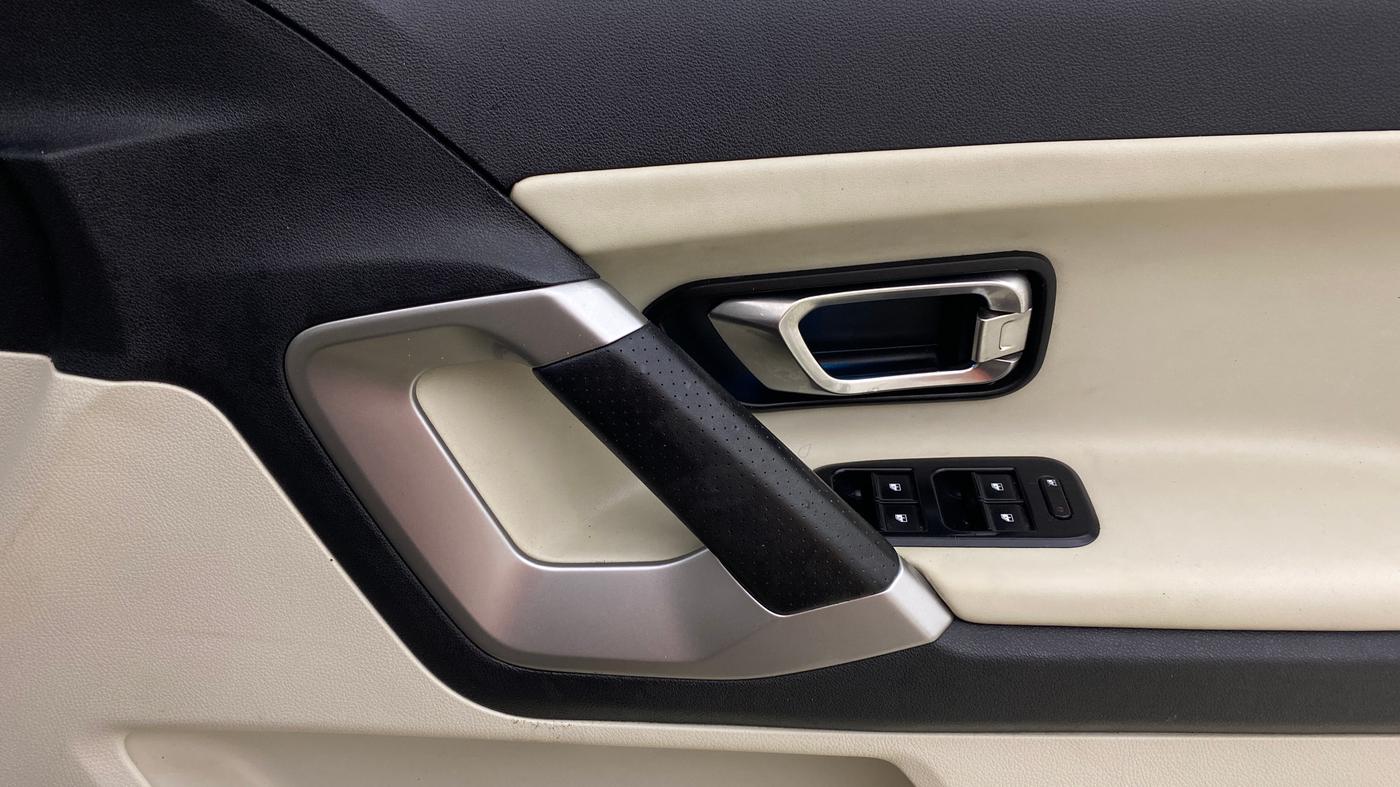 2021 Tata Safari XZ PLUS, Diesel, Manual, 67,578 km, Driver Side Door Panels Control