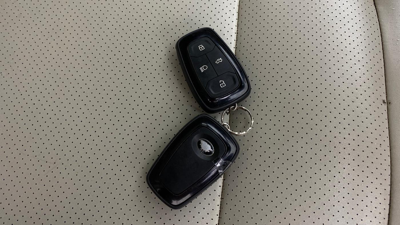 2021 Tata Safari XZ PLUS, Diesel, Manual, 67,578 km, Key Close Up