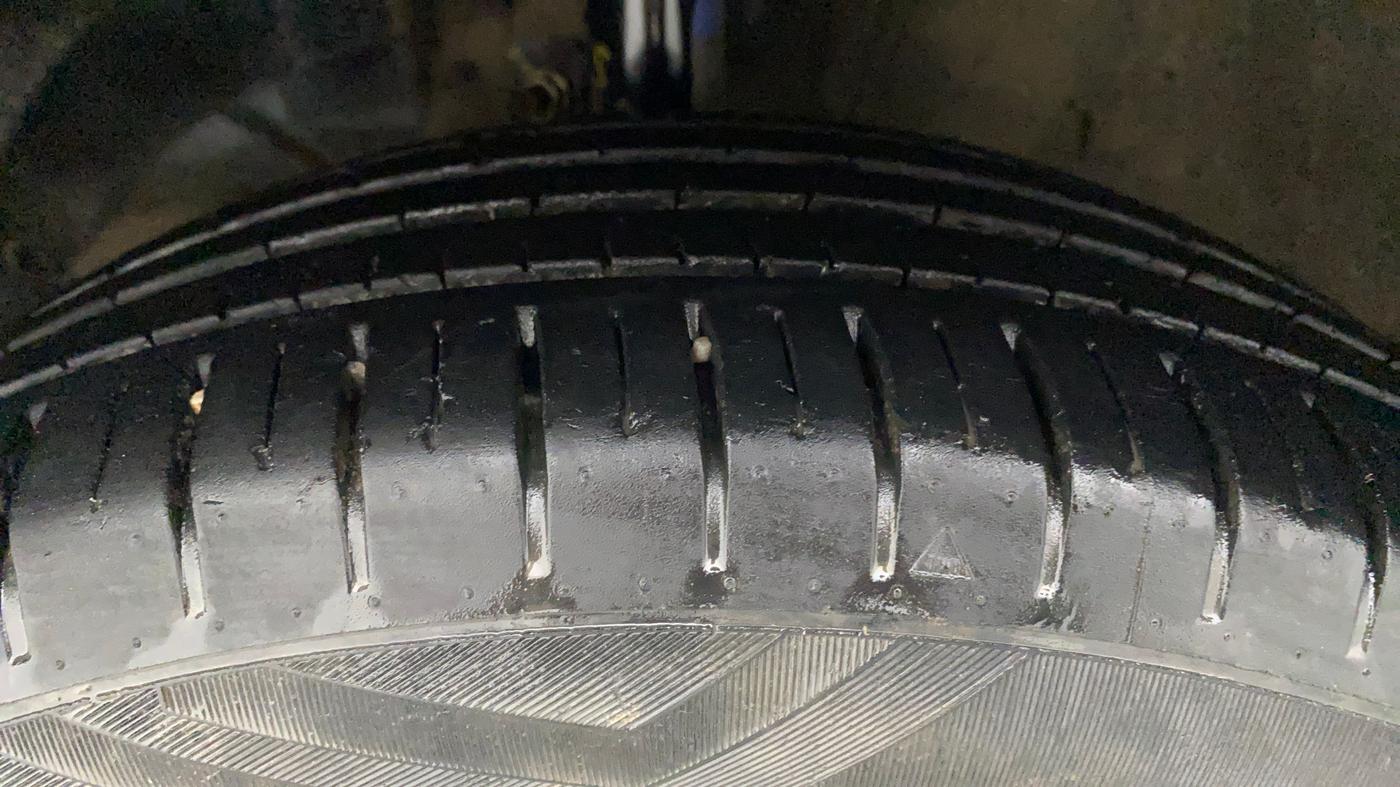2016 Maruti Baleno ALPHA PETROL 1.2, Petrol, Manual, 21,461 km, Left Front Tyre Tread