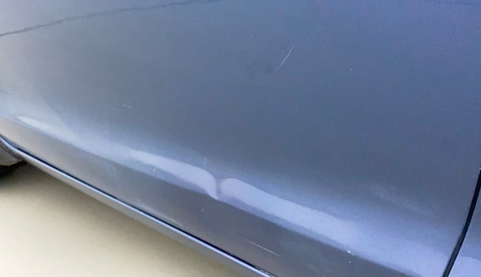 2016 Maruti Baleno ALPHA PETROL 1.2, Petrol, Manual, 21,461 km, Front passenger door - Minor scratches