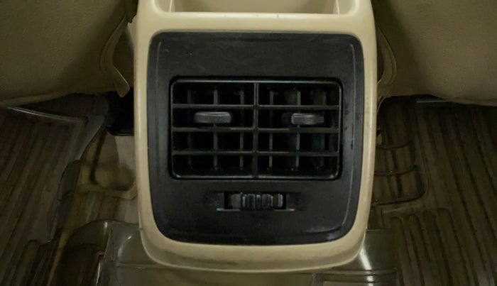 2017 Maruti Dzire VXI AMT, Petrol, Automatic, 73,089 km, Rear AC Vents