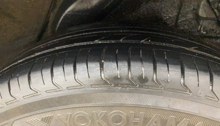 2014 Hyundai i20 SPORTZ 1.2, Petrol, Manual, 1,27,126 km, Left Rear Tyre Tread