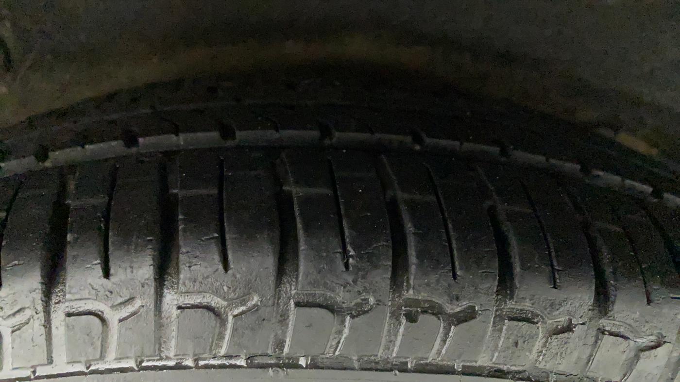 2010 Hyundai i10 MAGNA 1.2, Petrol, Manual, 52,099 km, Right Rear Tyre Tread
